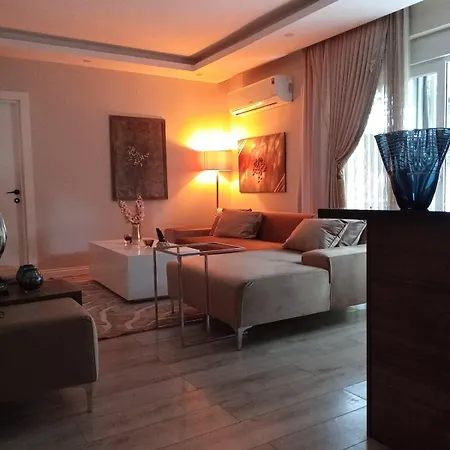 Metropolitan Art Apartment