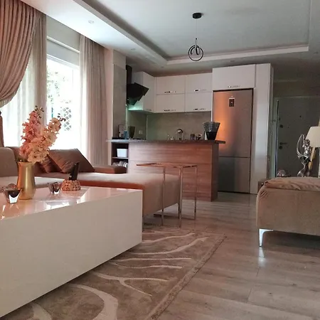 Metropolitan Art Apartment *