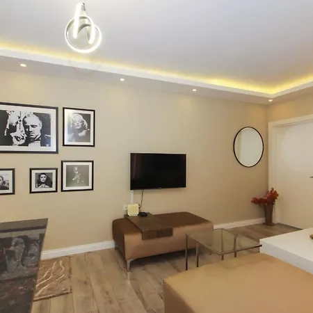Apartment Metropolitan Art *